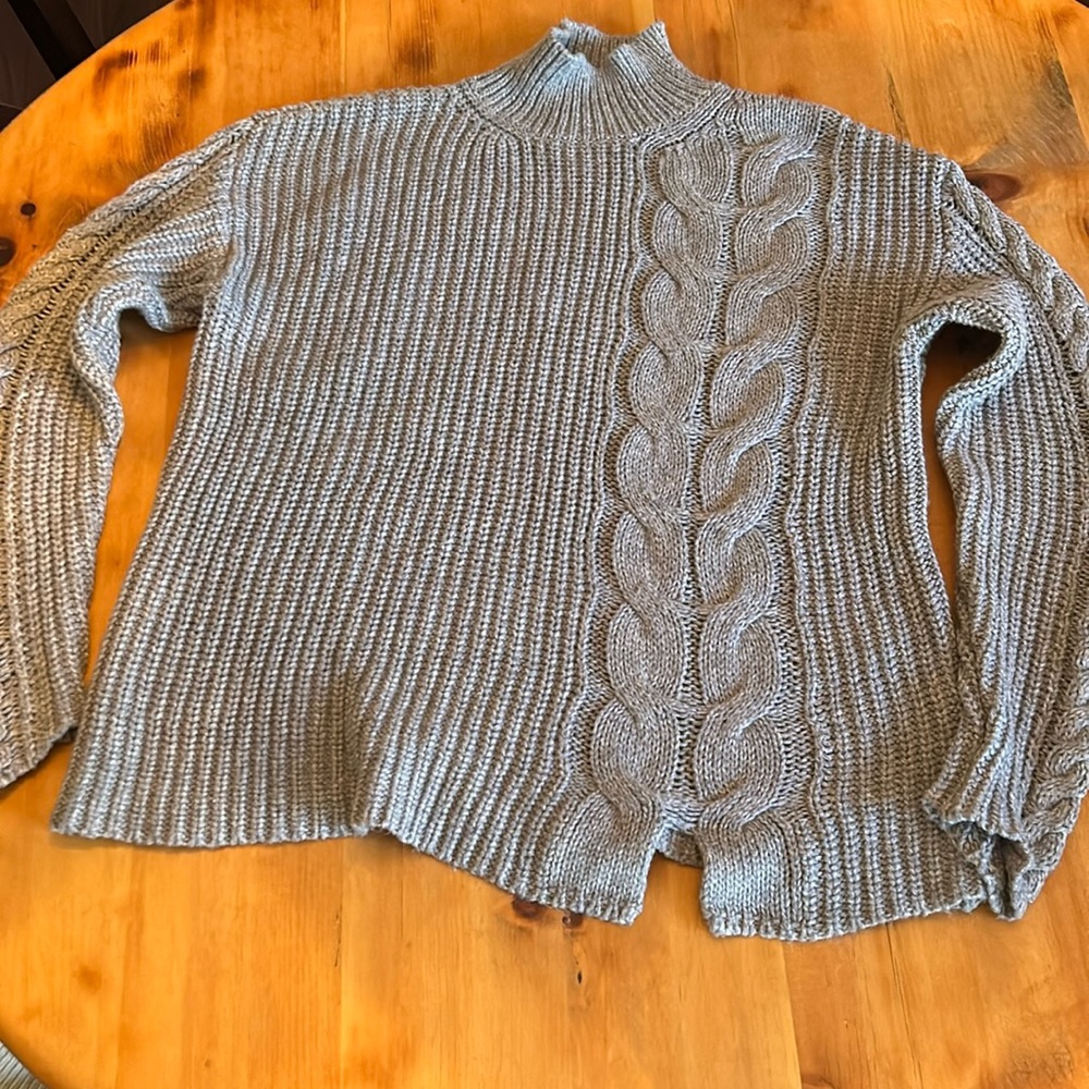 Calvin Klein cable knit sweater, excellent condition. Size S oversized.